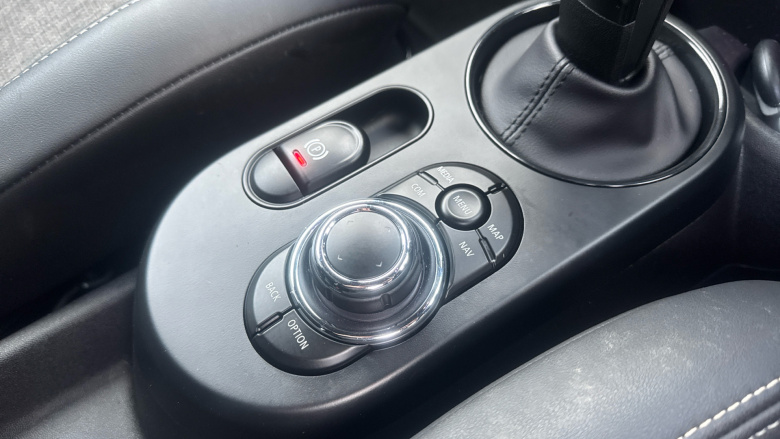 MINI Hatchback 135kW Cooper S Level 2 33kWh 3dr Auto Electric Hatchback